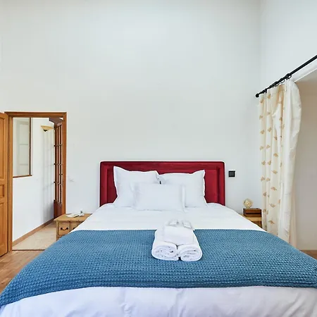 Guest house Domaine De Badine, 15 Min Bordeaux & Saint-emilion 3*